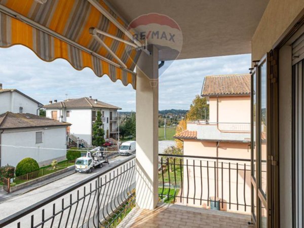 appartamento in vendita a Jesi in zona Mazzangrugno