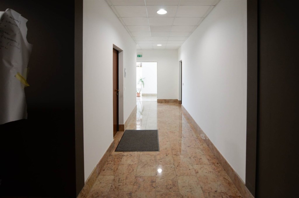 ufficio in vendita a Jesi