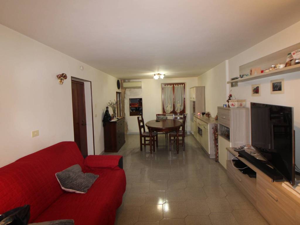 appartamento in vendita a Jesi in zona Tabano