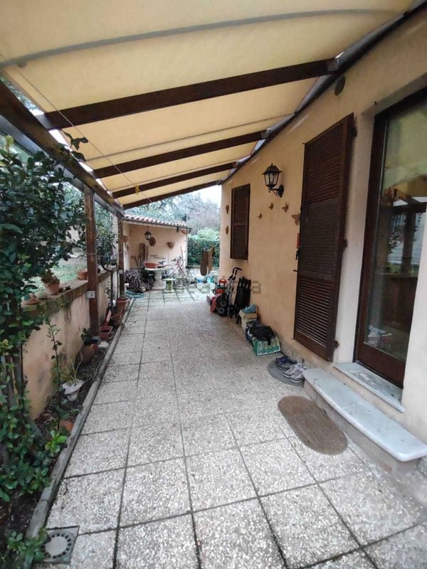 casa indipendente in vendita a Jesi