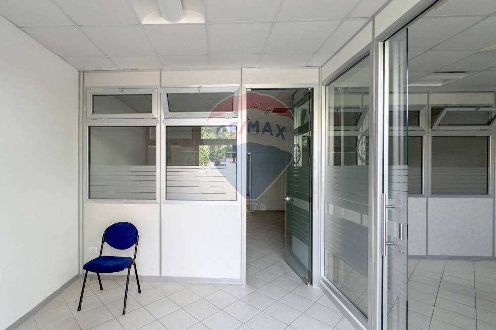 negozio in vendita a Jesi