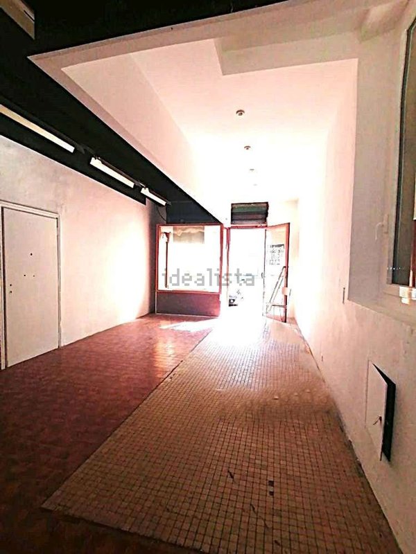 locale commerciale in vendita a Jesi