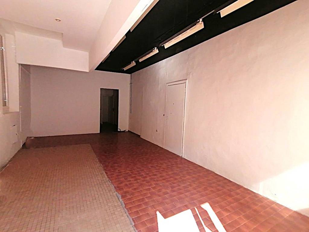 negozio in vendita a Jesi