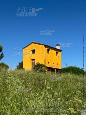 casa indipendente in vendita a Jesi in zona Mazzangrugno