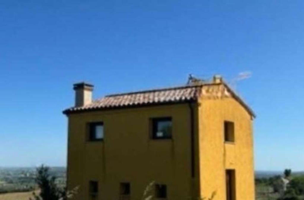 casa indipendente in vendita a Jesi in zona Mazzangrugno