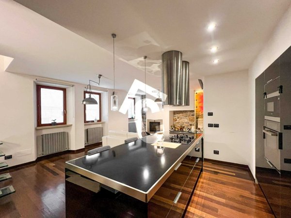 casa indipendente in vendita a Jesi