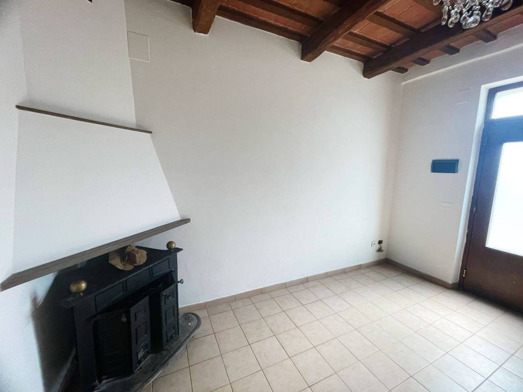 appartamento in vendita a Jesi in zona Tabano