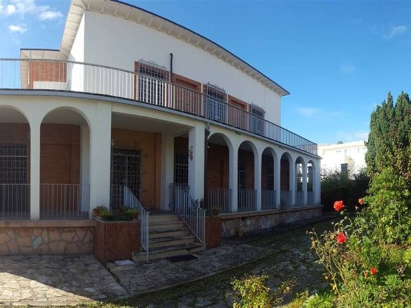 casa indipendente in vendita a Jesi