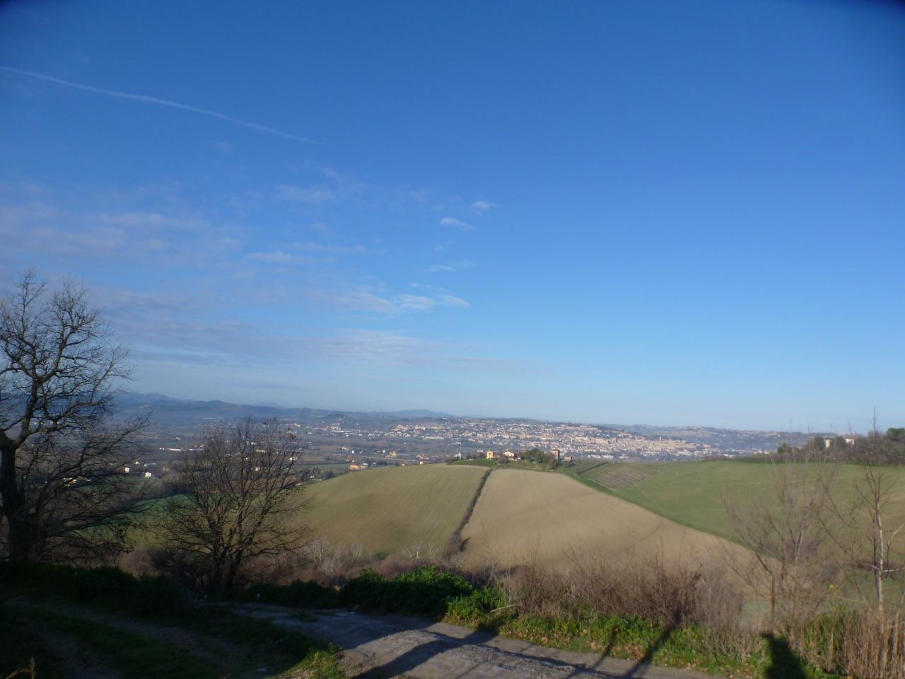 locale di sgombero in vendita a Jesi