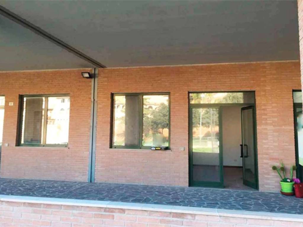 ufficio in vendita a Jesi