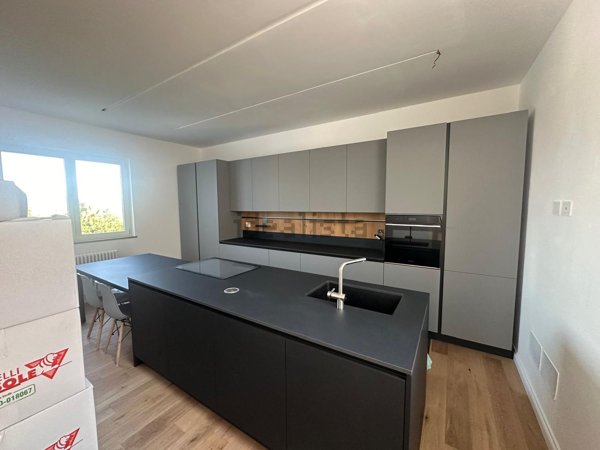 casa indipendente in vendita a Jesi