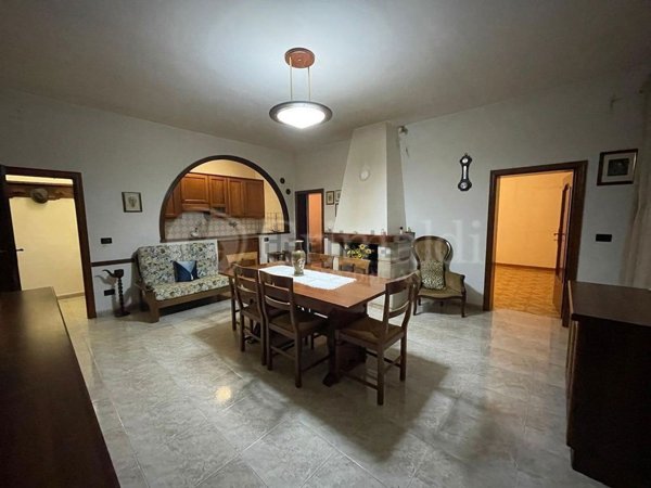 casa indipendente in vendita a Jesi