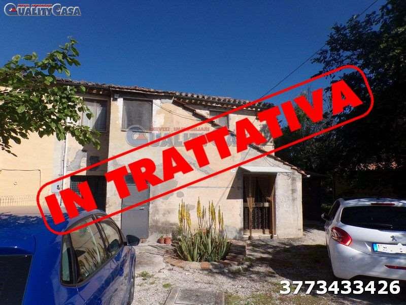 casa indipendente in vendita a Jesi