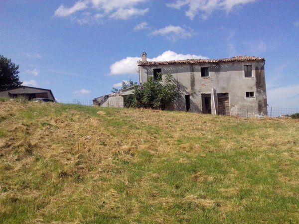 casa indipendente in vendita a Jesi
