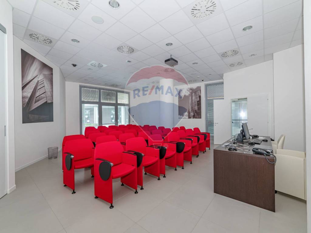 ufficio in vendita a Jesi