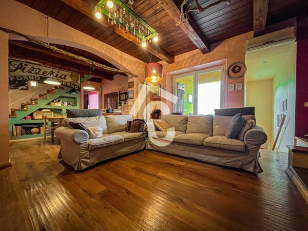 casa indipendente in vendita a Jesi