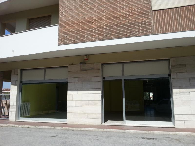 negozio in vendita a Jesi