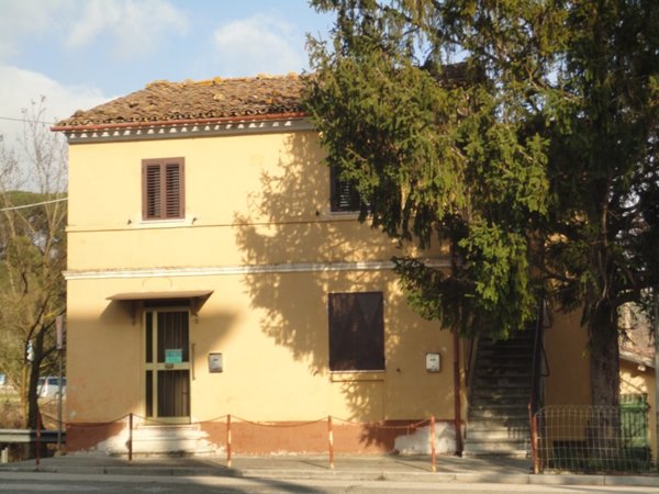casa indipendente in vendita a Jesi