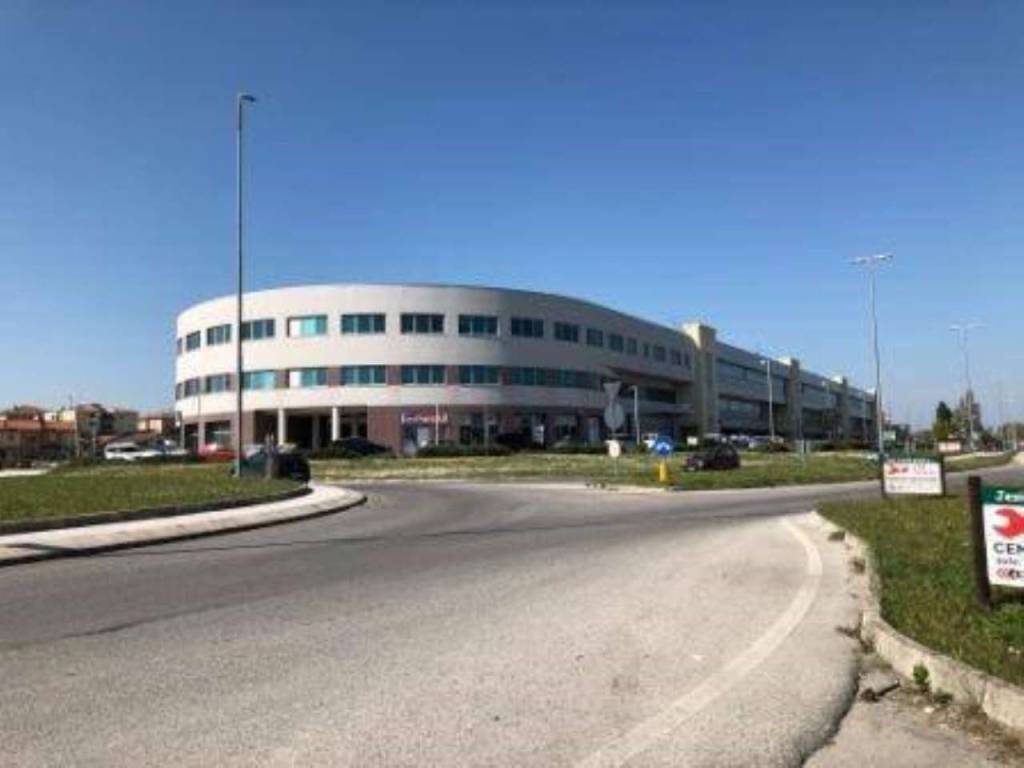 ufficio in vendita a Jesi