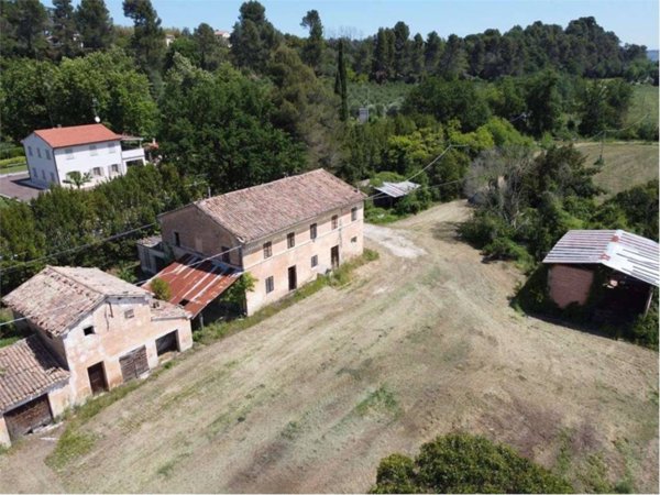 terreno agricolo in vendita a Jesi in zona Tabano