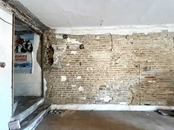 casa indipendente in vendita a Jesi