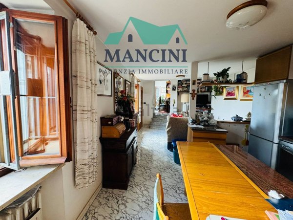 casa semindipendente in vendita a Jesi