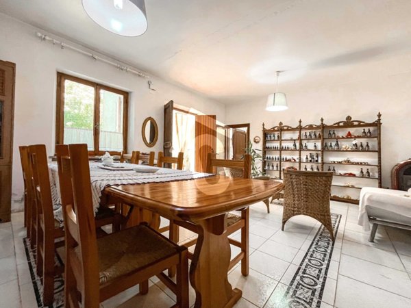 casa indipendente in vendita a Jesi