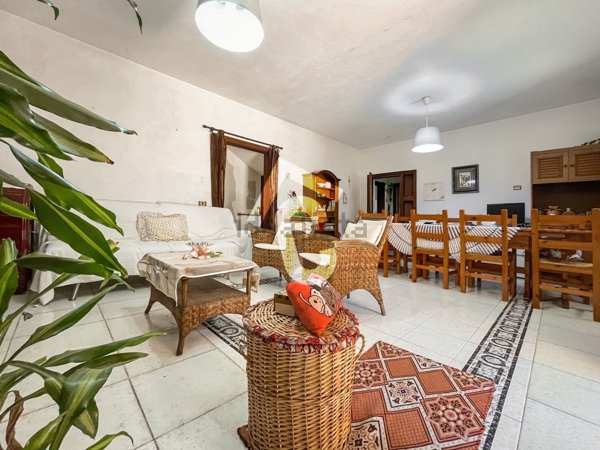 casa indipendente in vendita a Jesi