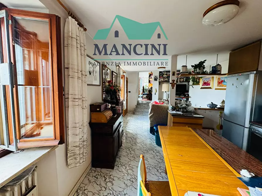 casa indipendente in vendita a Jesi