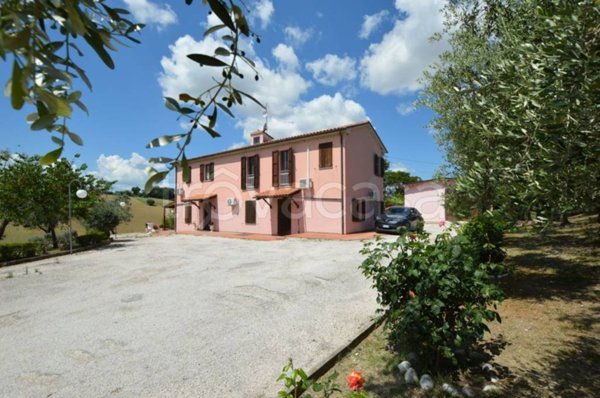 casa indipendente in vendita a Jesi in zona Santa Lucia