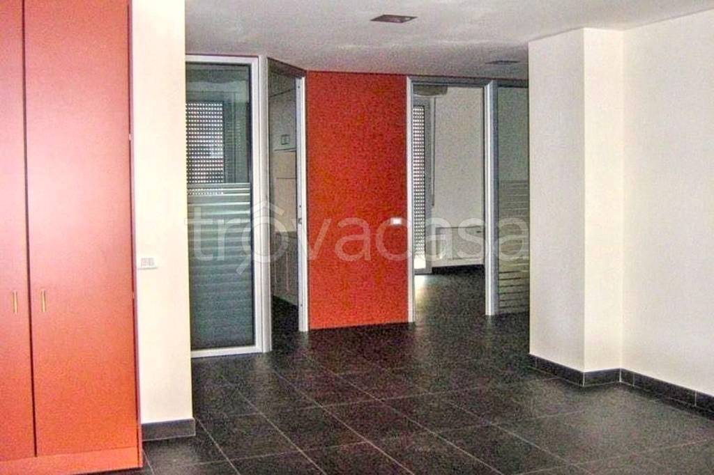 ufficio in vendita a Jesi