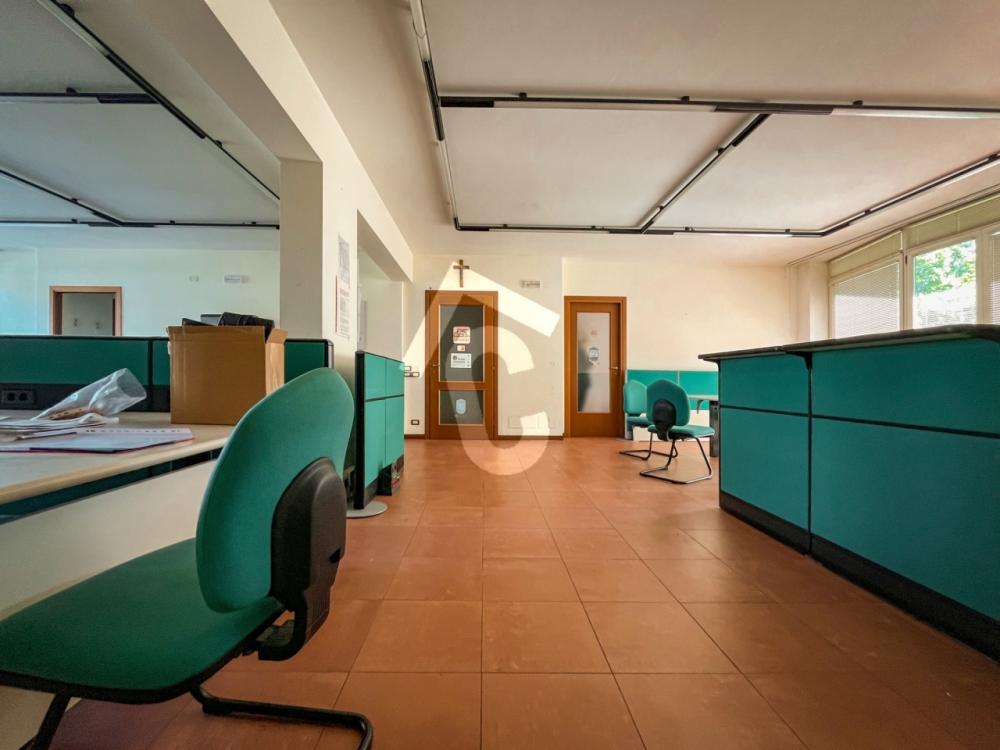 ufficio in vendita a Jesi