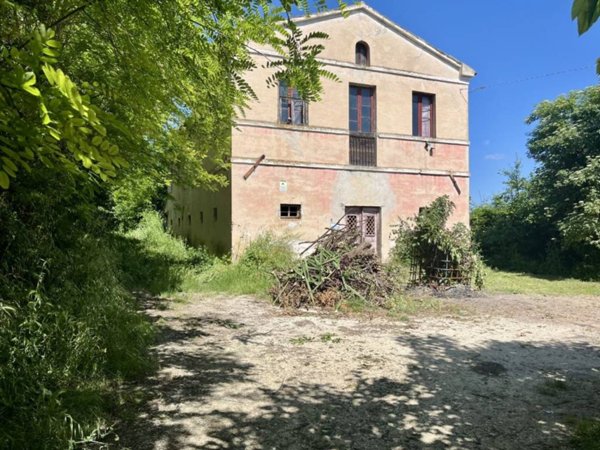 casa indipendente in vendita a Jesi in zona Santa Lucia