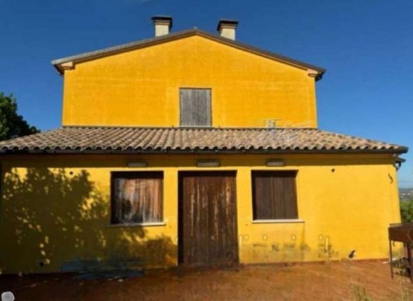 casa indipendente in vendita a Jesi in zona Mazzangrugno