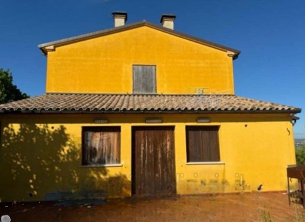 casa indipendente in vendita a Jesi in zona Mazzangrugno