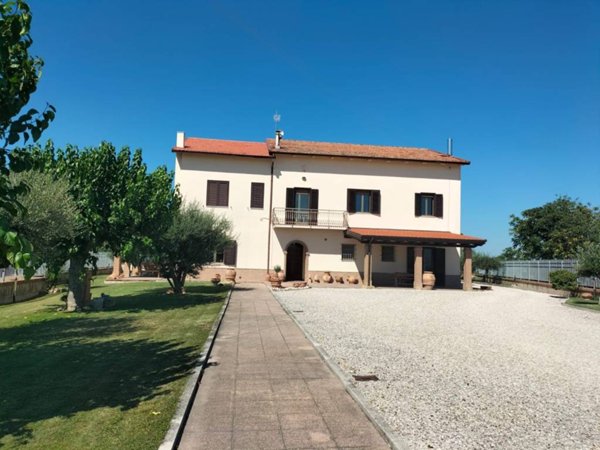 casa indipendente in vendita a Jesi