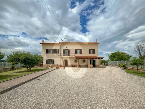 casa indipendente in vendita a Jesi in zona Mazzangrugno