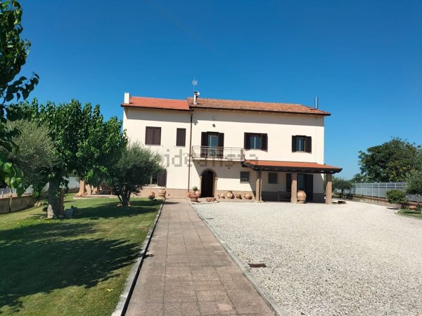 casa indipendente in vendita a Jesi