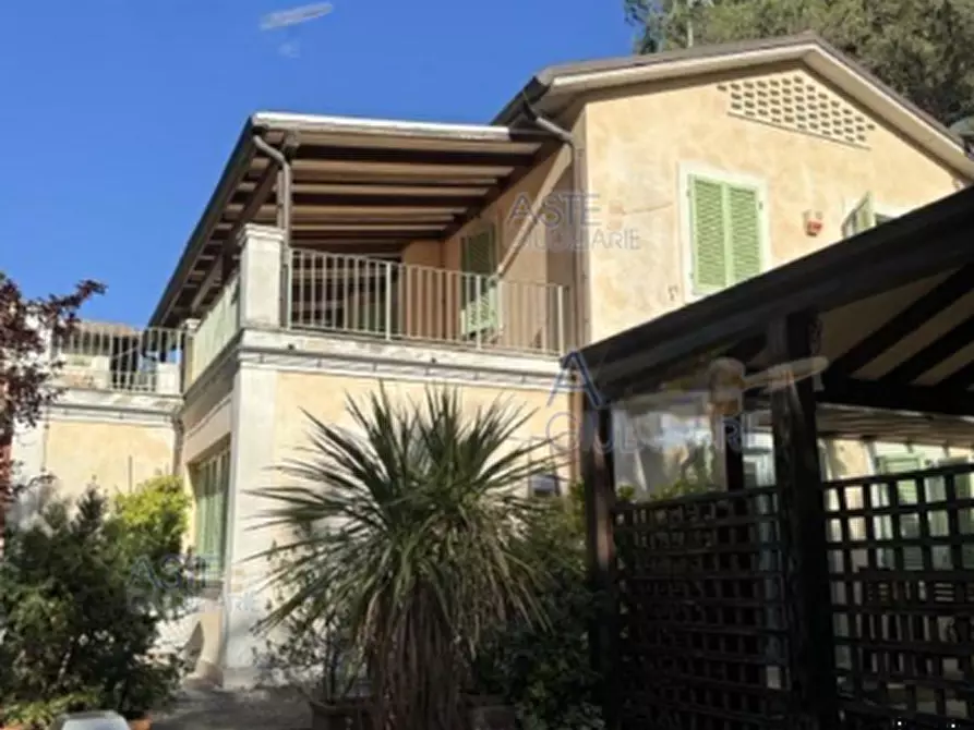 casa indipendente in vendita a Jesi