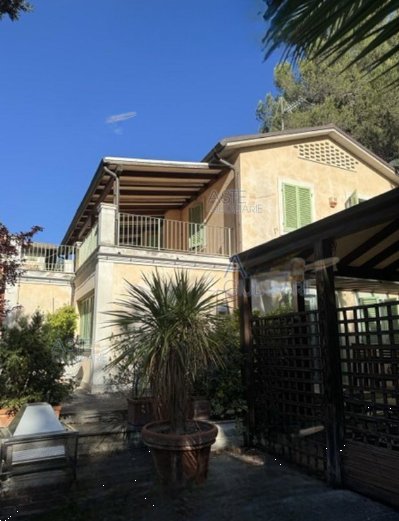 villa in vendita a Jesi