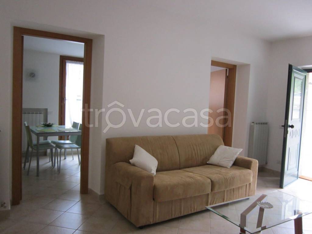 casa indipendente in vendita a Jesi
