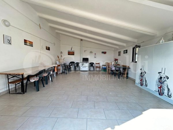 casa indipendente in vendita a Jesi