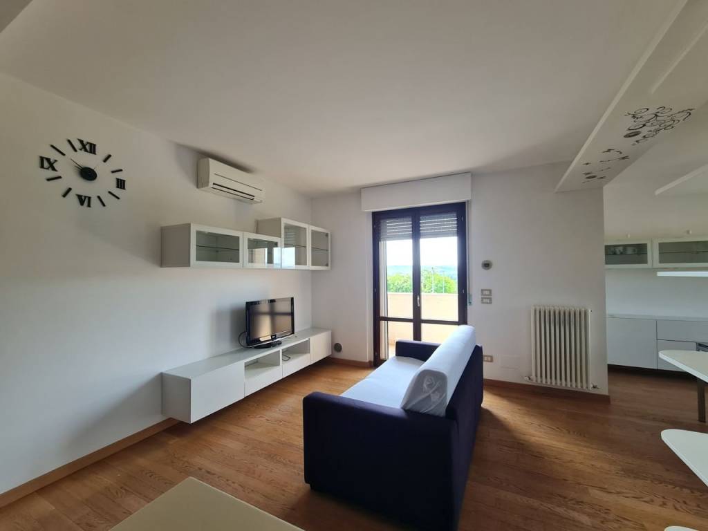 appartamento in vendita a Jesi in zona Tabano