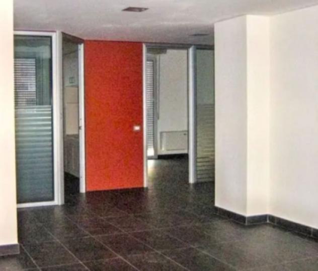 ufficio in vendita a Jesi