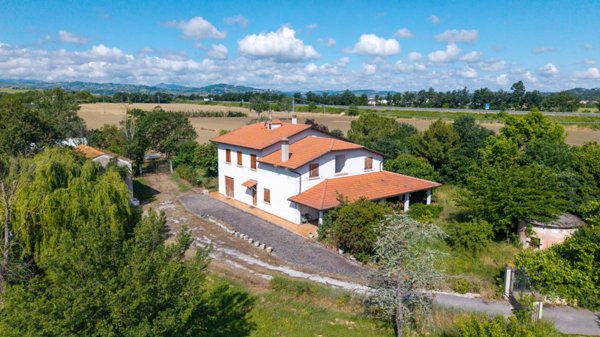 casa indipendente in vendita a Jesi