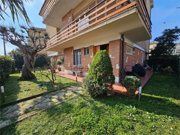 casa indipendente in vendita a Jesi