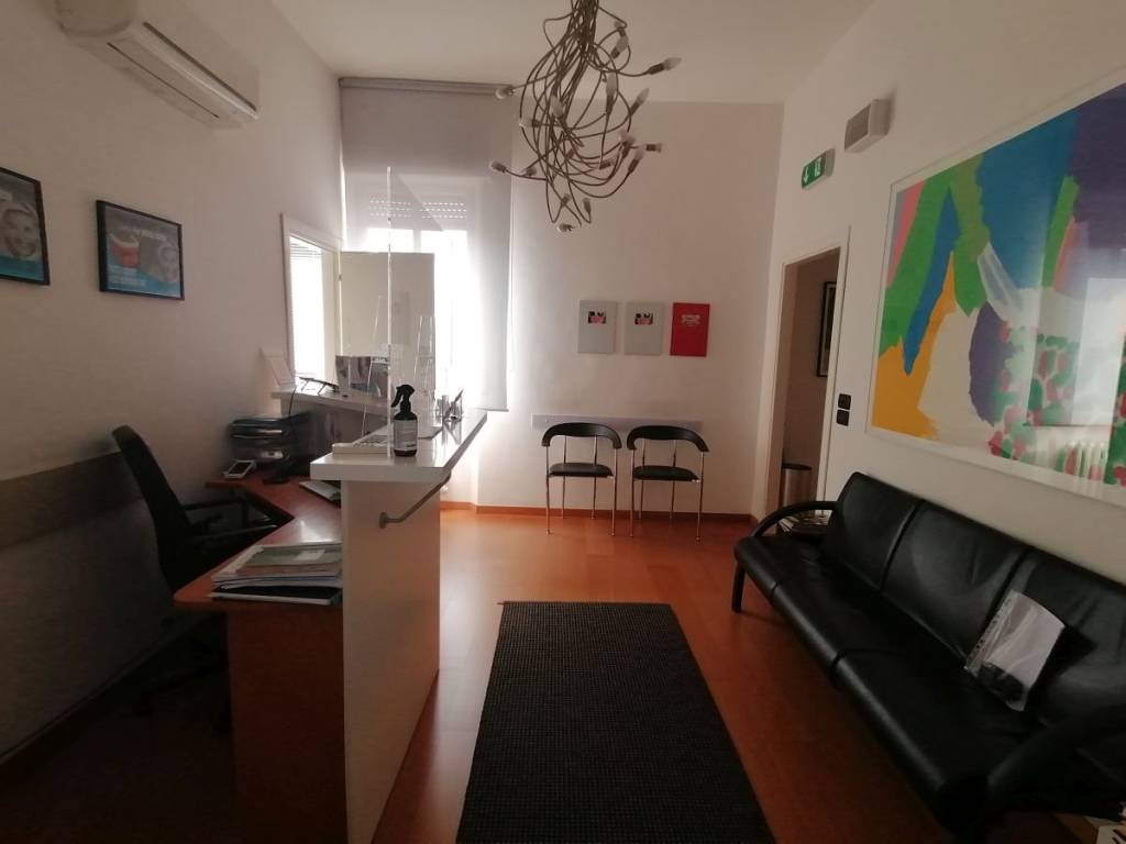 ufficio in vendita a Jesi