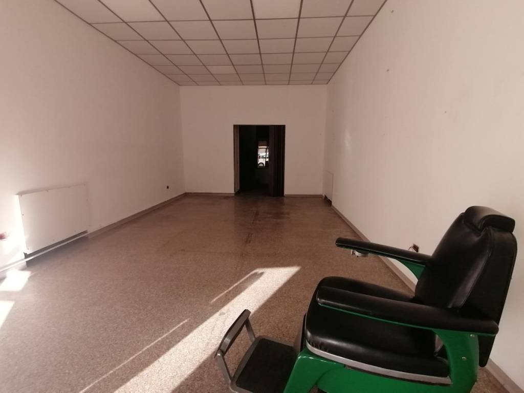 negozio in vendita a Jesi
