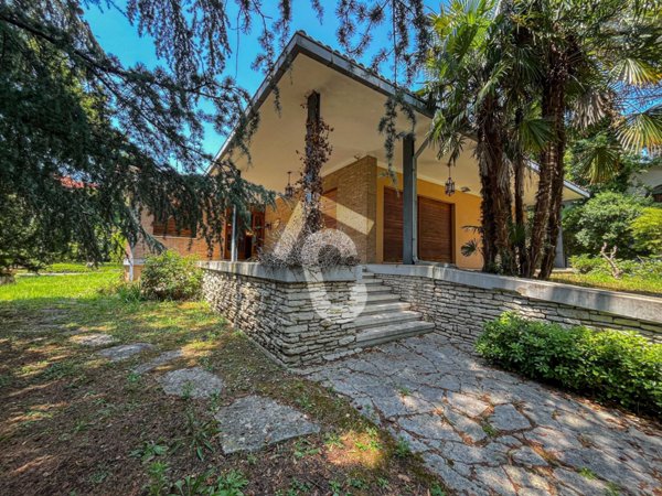 casa indipendente in vendita a Jesi