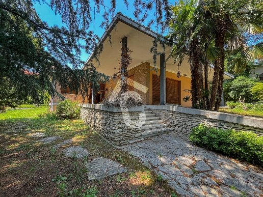 casa indipendente in vendita a Jesi